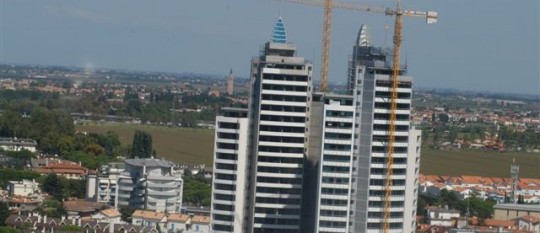 Edifici a setti portanti coibentati nella realizzazione di “grattacieli”
